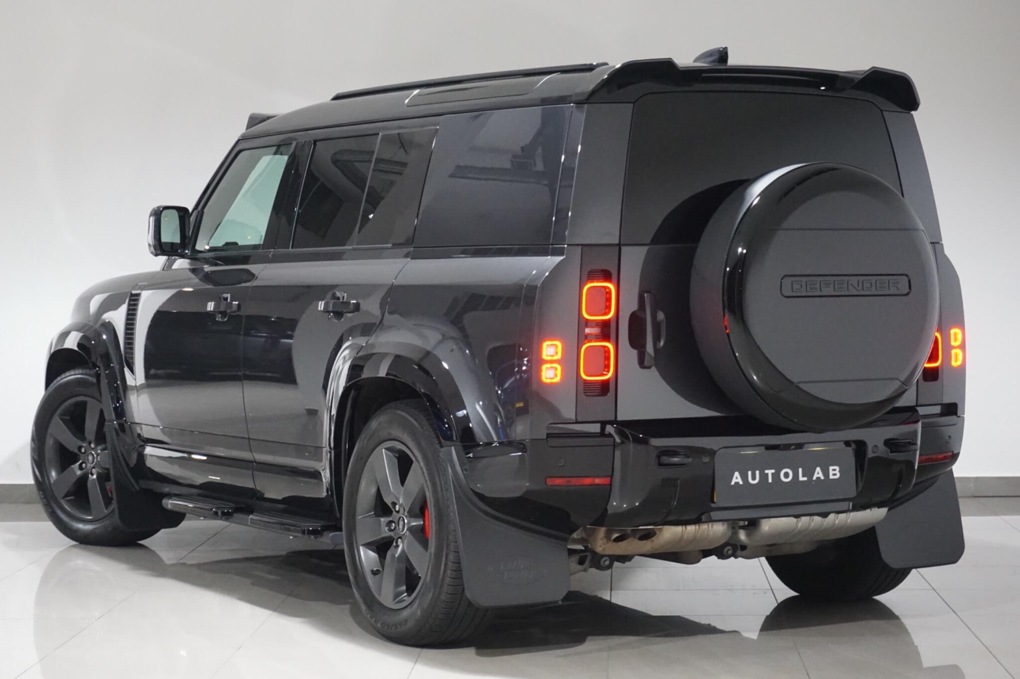 Land Rover Defender 110 3.0 D300 MHEV X-Dynamic HSE Hard Top SUV Auto 4WD MWB Euro 6 (s/s) 5dr